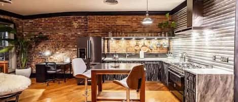 Fridge, microwave, oven, stovetop