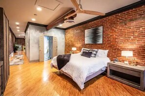 2 Schlafzimmer, Schreibtisch, Bügeleisen/Bügelbrett, kostenloses WLAN