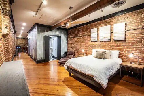 Luxury Downtown Paducah 2 Bedroom 2 Bath Double Condo