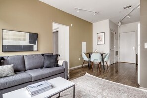 TV, stereo - Lovely Somerville 2BR w/ W/D, Gym & Roof, nr Assembly T, by Blueground (Boston)