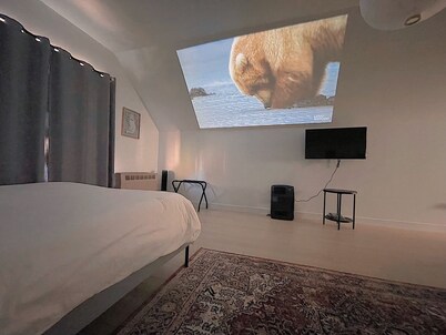 Prime Location Downtown Studio