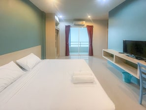 Superior Room | Desk, free WiFi, bed sheets
