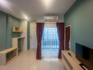 Superior Room | Desk, free WiFi, bed sheets