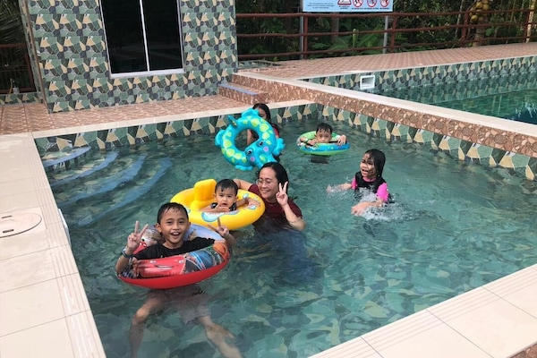 2 piscinas externas