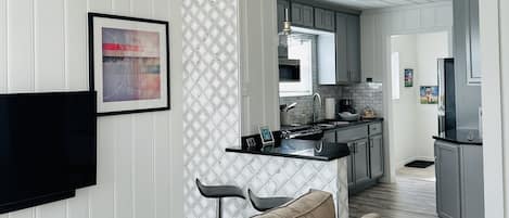 Televisor intel·ligent, reproductor de DVD i estèreo