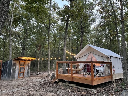 Secluded glamp site with hiking and water activities