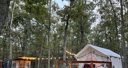 Secluded glamp site with hiking and water activities