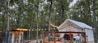 Secluded glamp site with hiking and water activities