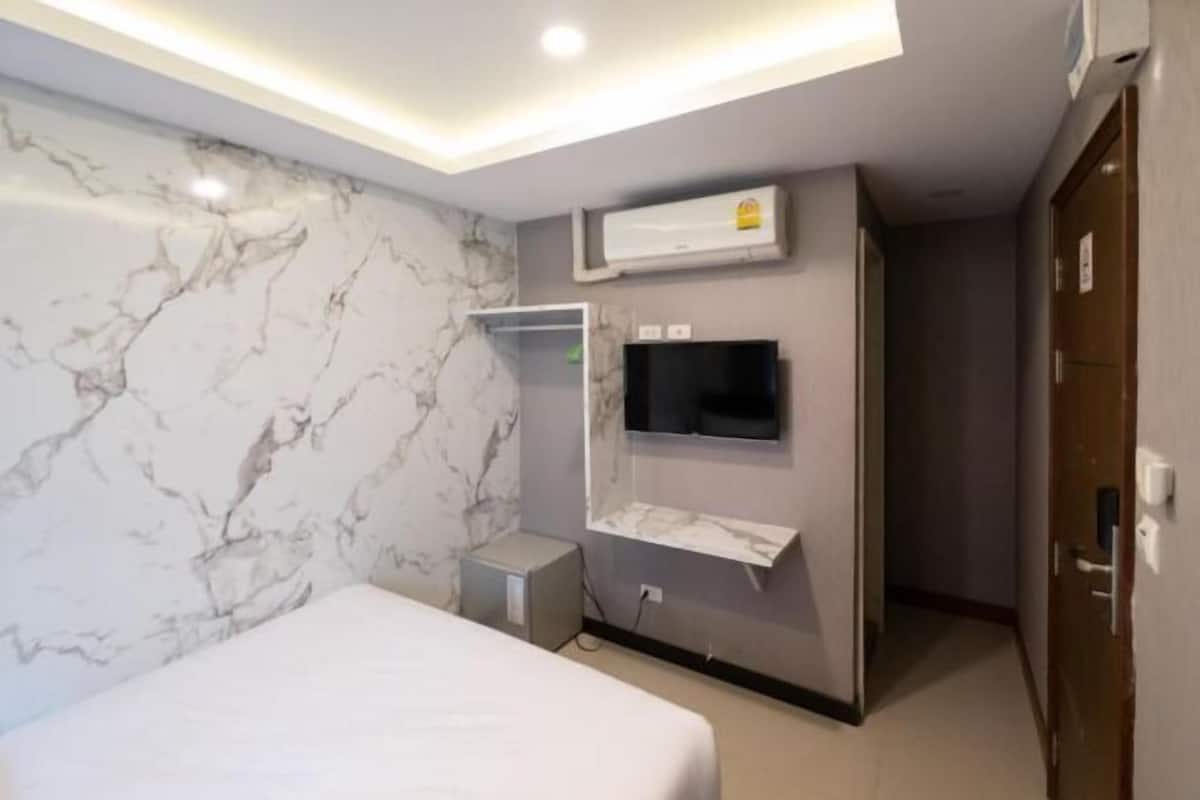 Allergikerbettwaren, kostenlose Minibar, Schreibtisch, kostenloses WLAN