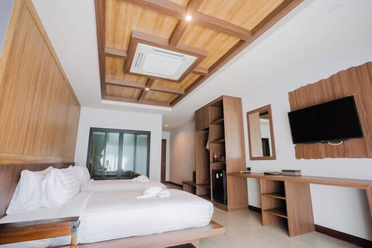 1 chambre, minibar, coffres-forts dans les chambres, bureau