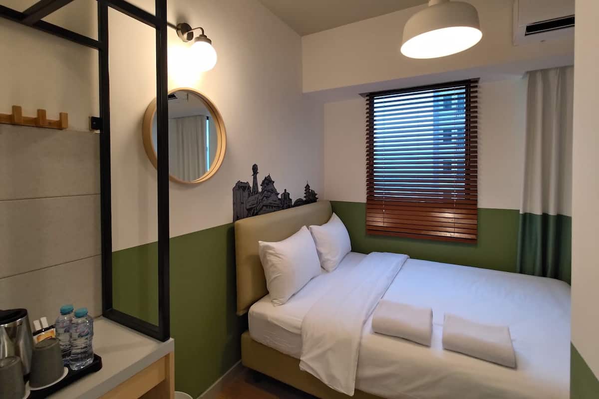 Studio | 1 chambre, lit avec matelas en mousse à mémoire, bureau