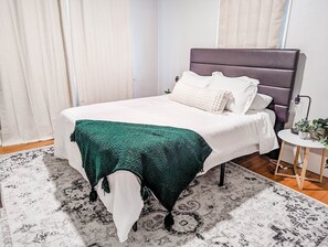 2 bedrooms, desk, iron/ironing board, free WiFi