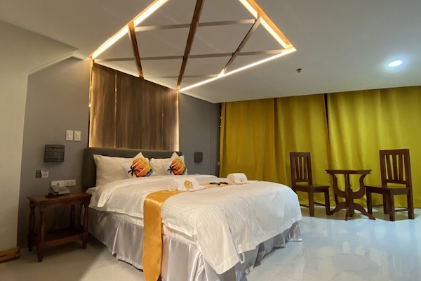 Chambre Double Exécutive | Espace de travail pour ordinateur portable, draps fournis