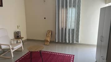 Iron/ironing board, free WiFi