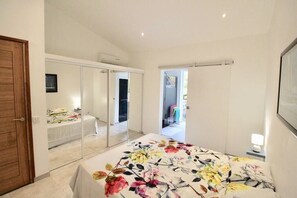 3 عدّة غرف نوم ومكتب ومكواة/لوح كي وواي فاي