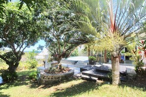 المنطقة المحيطة بالمنشأة