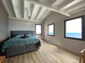 3 chambres, fer et planche à repasser, Wi-Fi, draps fournis