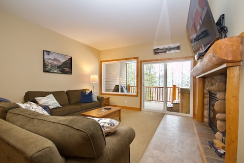 Ski In/Out with Private Hot Tub