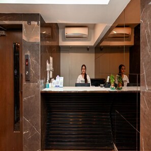 Reception - The Legend Hotel (Mumbai)