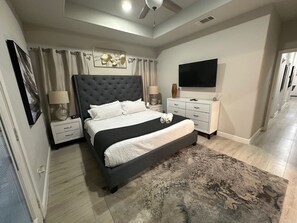 3 chambres, fer et planche à repasser, Wi-Fi, draps fournis