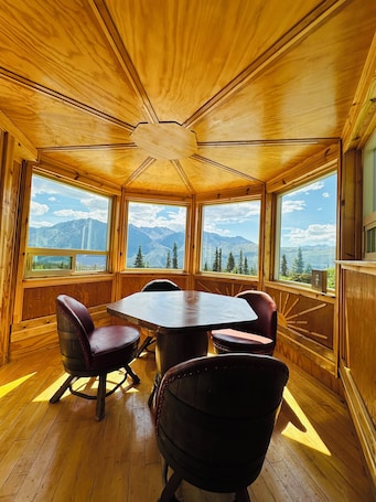 Dining. Experience Glacier View charm - cozy 1-bedroom apartment