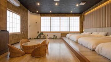 Phòng 4 dành cho gia đình | Chăn bông, nệm cao su hoạt tính (memory foam)