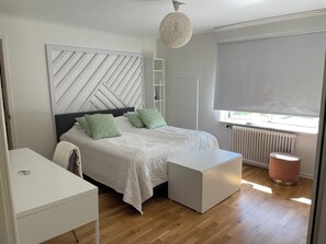 6 slaapkamers, een strijkplank/strijkijzer, gratis wifi, beddengoed