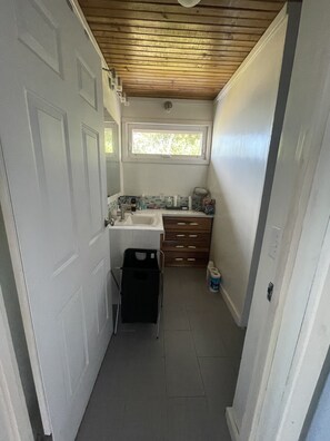 Shower, hair dryer, towels, soap - Beautiful Beach Home & Atlan tour. (Sambo Creek)