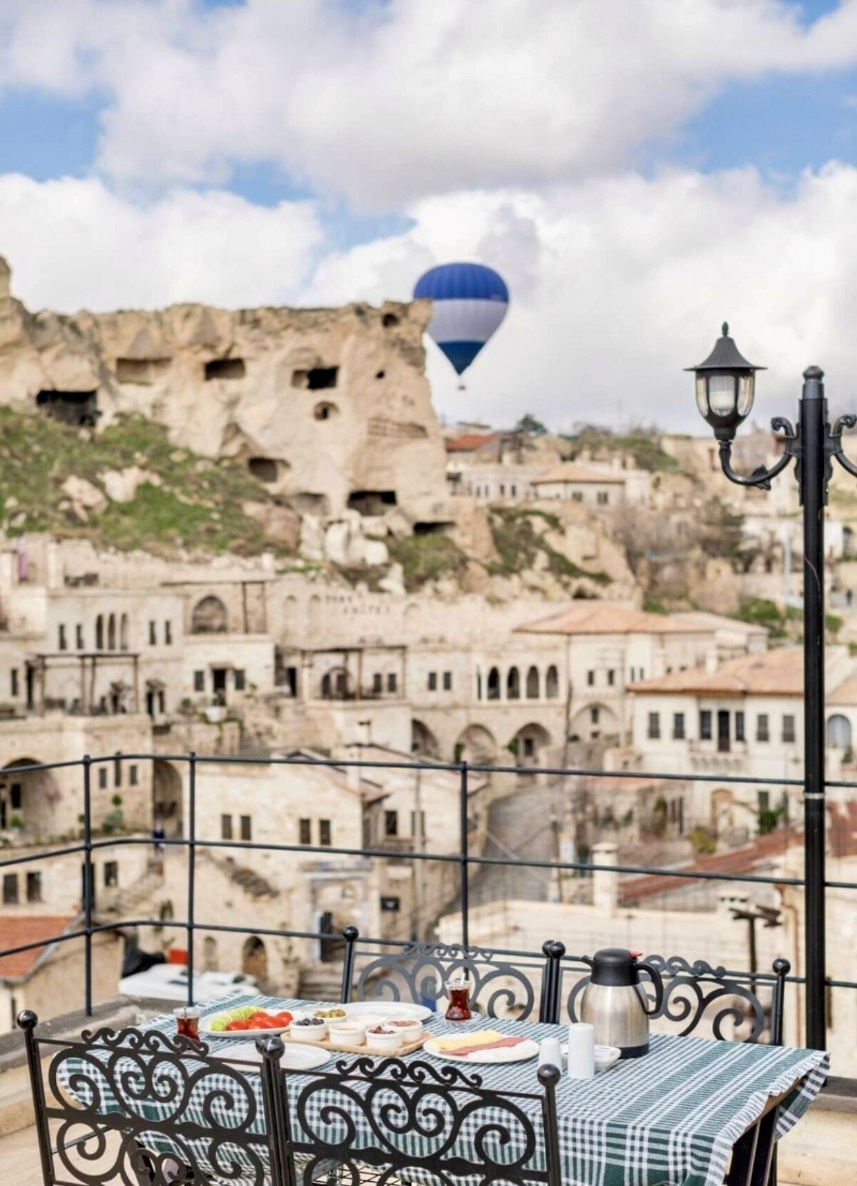 32-inch LED TV with satellite channels, TV, heated floors