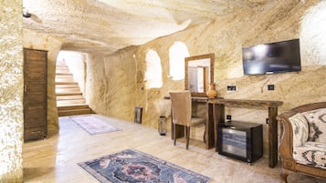 Neljän hengen grand-huone | Egyptinpuuvillaiset lakanat, ylelliset vuodevaatteet, untuvapeitot