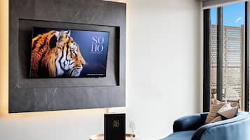 Premium bedding, pillow-top beds, minibar, in-room safe