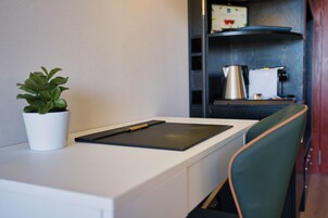 Rúmföt af bestu gerð, rúm með „pillowtop“-dýnum, míníbar