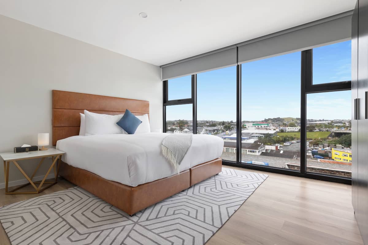 Departamento Deluxe | Ropa de cama de alta calidad, camas con pillow-top y minibar