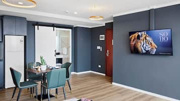 Deluxe Apartment | Private kitchenette