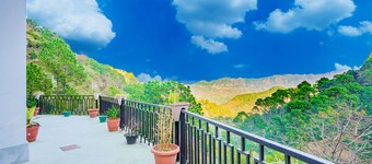 Kia Kasauli Chalet 3 BHK by Dumnu Homes
