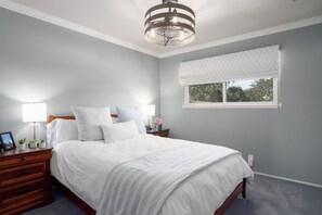 5 habitaciones, tabla de planchar con plancha y cuna de viaje 