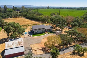Exterior - Family Fun w/Spa by Standout Stays (Sonoma)