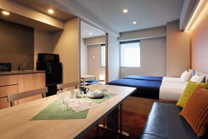 Superior Apartment, 2 Bedrooms, Non Smoking, Kitchen | 1 bedroom, in-room safe, blackout curtains, iron/ironing board