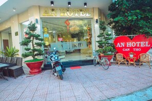 Ảnh chưa phân loại, 3 trong số 22 ảnh, nút