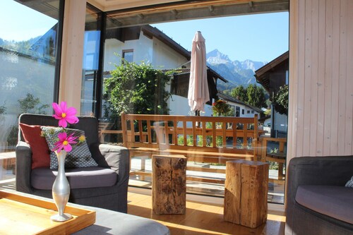 Exklusive Ferienwohnung Mondholz in sehr ruhigen und zentralen Lage von Garmisch