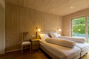 2 habitaciones, caja de seguridad en la habitación y cuna de viaje 