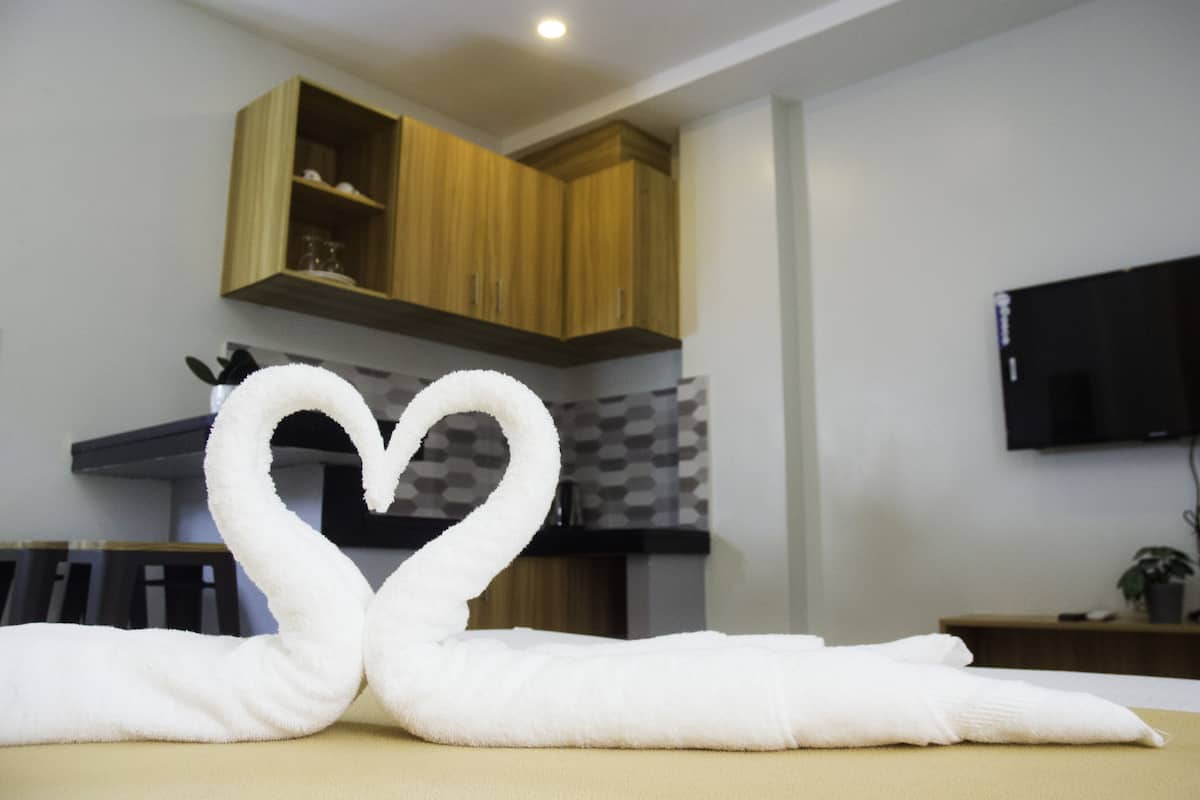 Chambre Supérieure | Matelas mémoire de forme, Wi-Fi gratuit, draps fournis