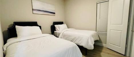 3 Schlafzimmer, Zimmersafe, Bügeleisen/Bügelbrett, WLAN