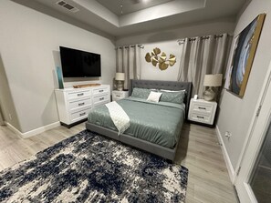 3 Schlafzimmer, Zimmersafe, Bügeleisen/Bügelbrett, WLAN