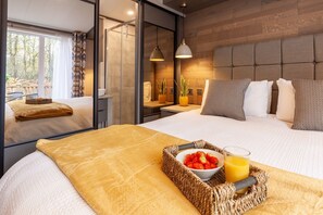 2 室のベッドルーム、WiFi (無料)、ベッドシーツ