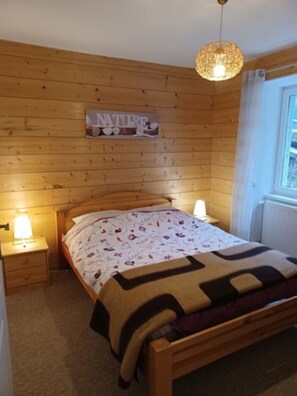 12 bedrooms, iron/ironing board, travel cot, free WiFi