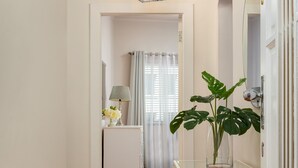 Interior entrance - Montreux 19 (Cape Town)