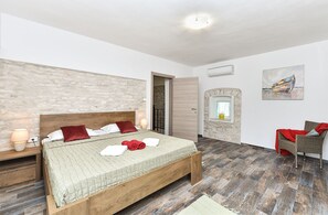 2 bedrooms, Internet