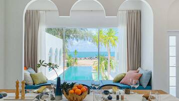 Family Villa, 3 Bedrooms | Makan dalam bilik