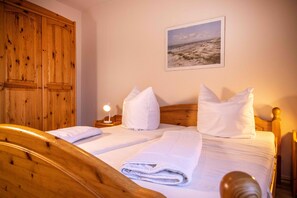 2 Schlafzimmer, Bügeleisen/Bügelbrett, Reisekinderbett